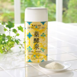 生薬・ダブル酵素・生ローヤルゼリー配合でしっとりなめらか
薬酵泉＜医薬部外品・薬用入浴剤＞