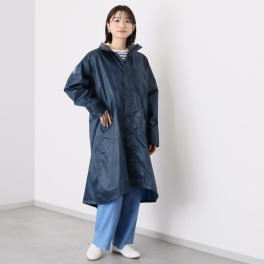雨の日も快適に! ヘルメットの上からも 着用できる嬉しい設計 機能性と着心地に とことんこだわった サイクルレインコート