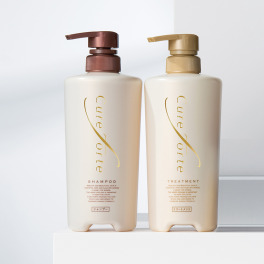 キュアフォルテ 髪と頭皮の老舗サロン開発 シャンプーＲＮＣ＆ トリートメントＲＮＣ ＜カサブランカを 　イメージした香り＞ 大容量セット
