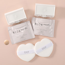 ビオール　オーガニクス パウダー状に変化して しっとりサラツヤ新感覚！ エアレスクッション オーガニックアクア 美容液ファンデーション レフィル２個セット