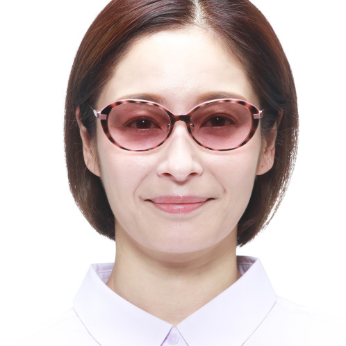紫外線・近赤外線・ ブルー光線を抑え 美しい瞳と目元を守る 多機能