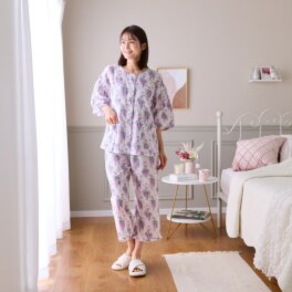 ローラアシュレイ コットン１００％ ダブルガーゼ ６分袖パジャマ ウィステリア柄