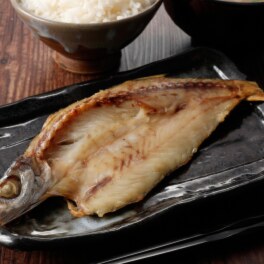 レンジで簡単！ 愛媛県産 冷凍かます開き干し 昆布塩味