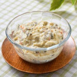 うずらの卵と １０種の素材を使った 贅沢タルタルソース