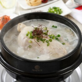 滋味深い味わい 崔（チェ）さんの 宮廷五穀参鶏湯（４袋）